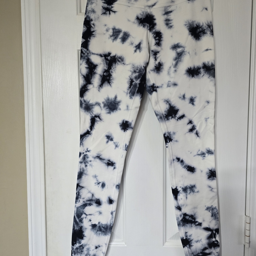Nike Black and White Tie-Dye Leggings
